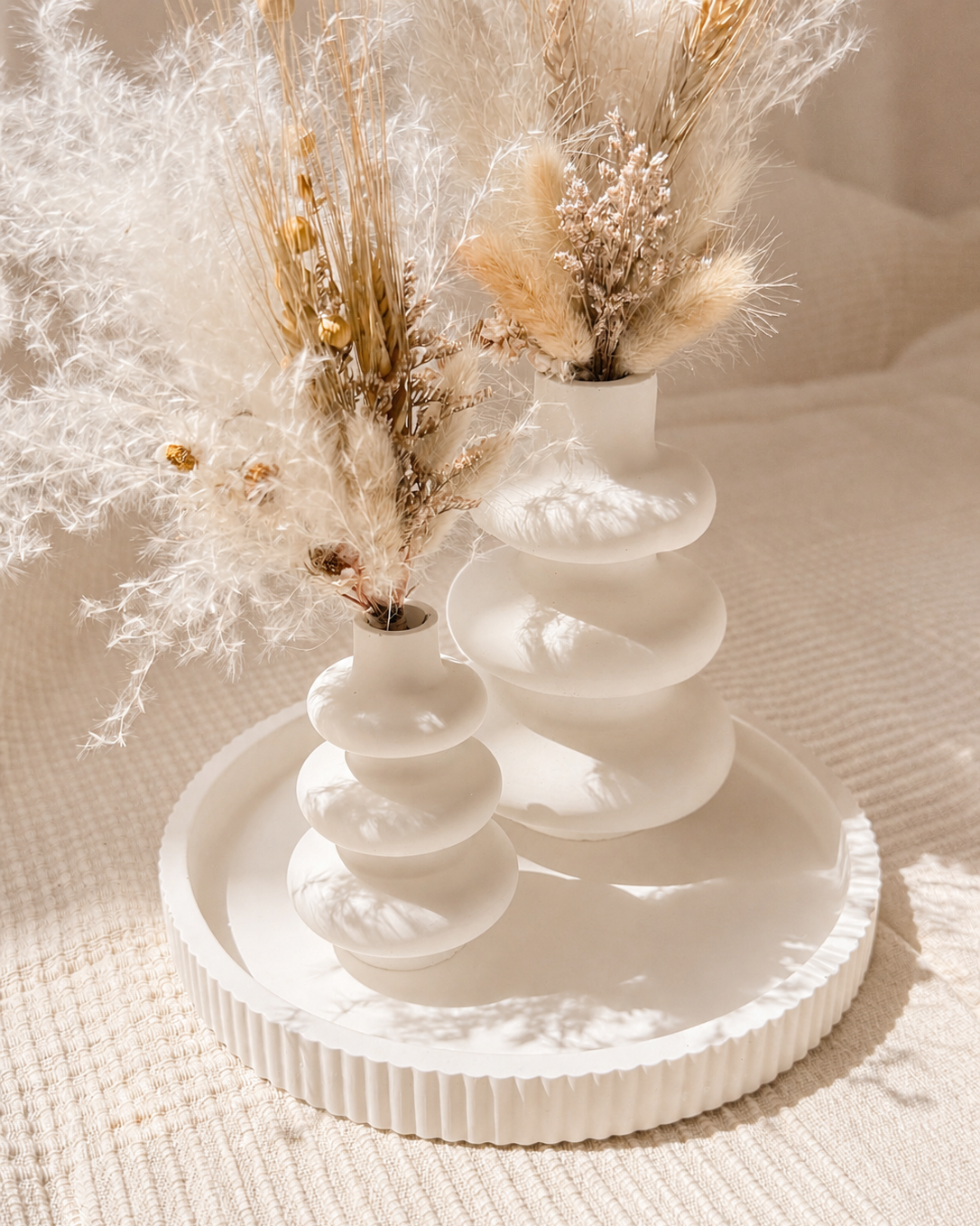 SET TRAY ROUND WITH VASES (PURE)